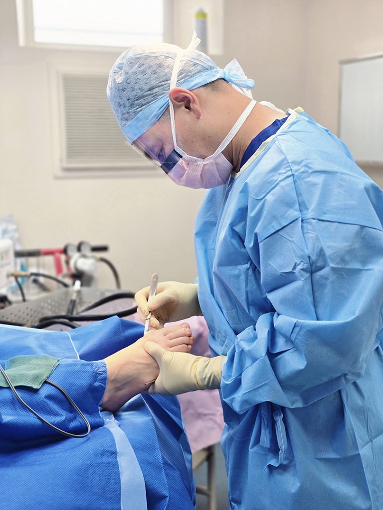 Mr Tommy Chan BSc (Hons) MSc FRCPodS Consultant Podiatric Surgeon